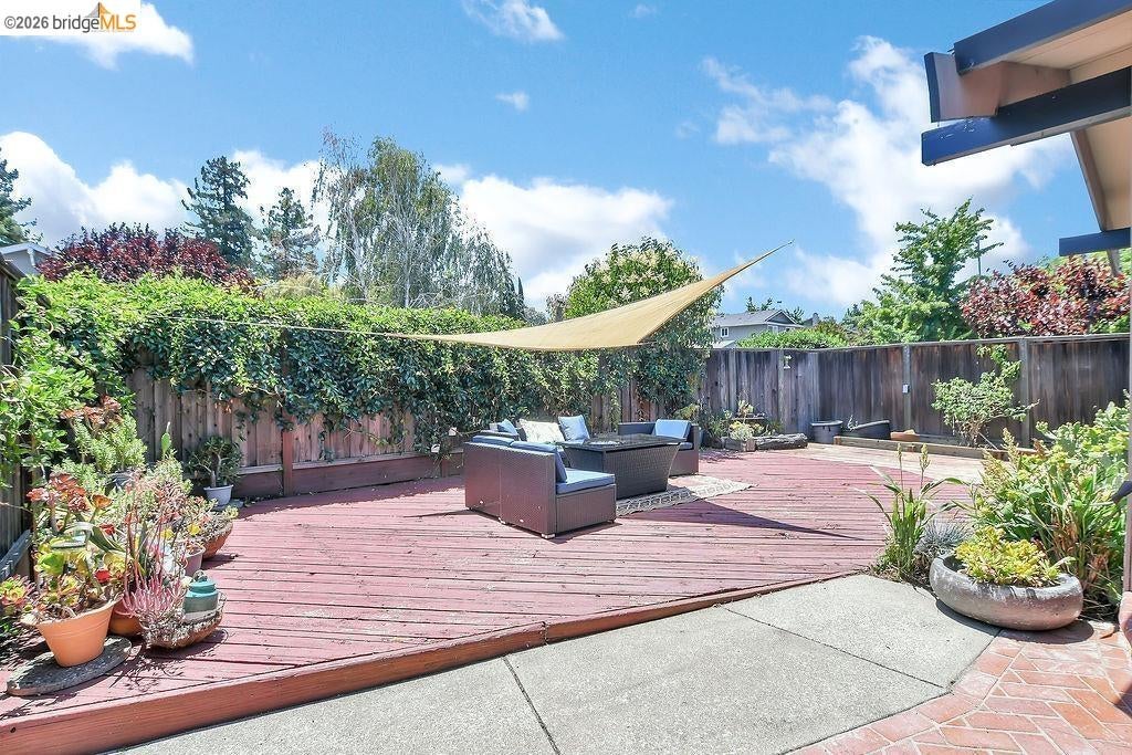 1249 Heavenly DR