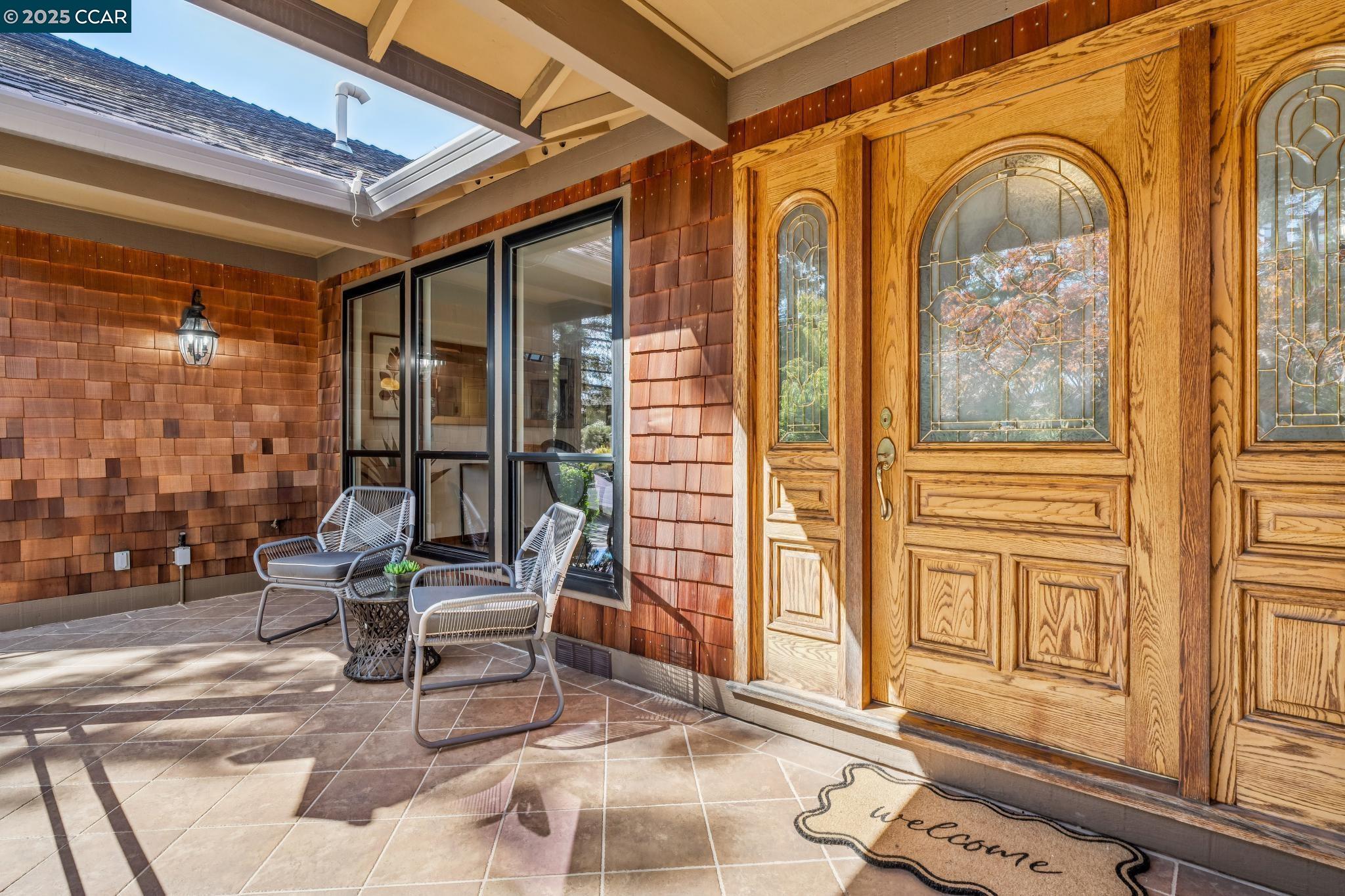 100 Secluded Pl
