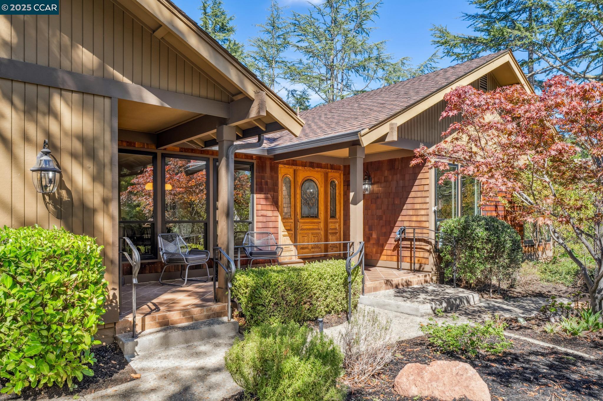 100 Secluded Pl