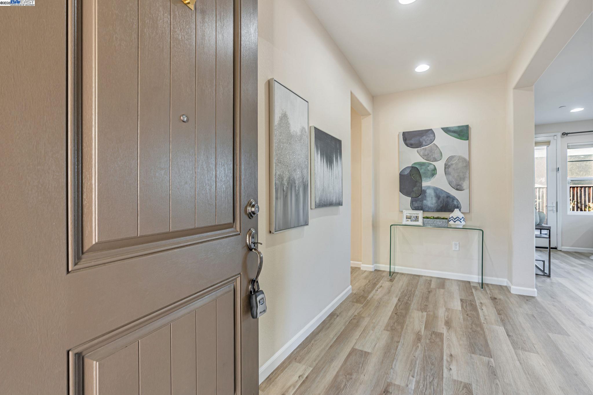 5801 Flora Cmn