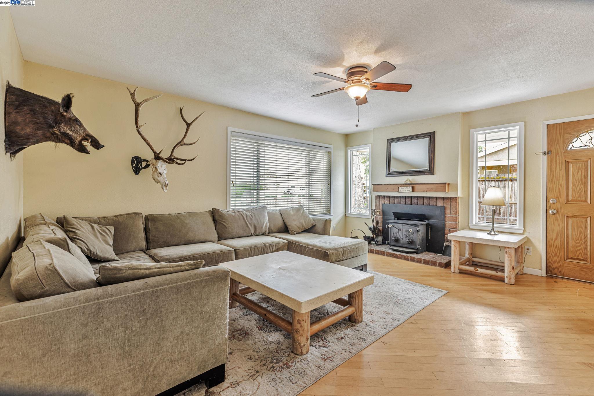 591 Debra St