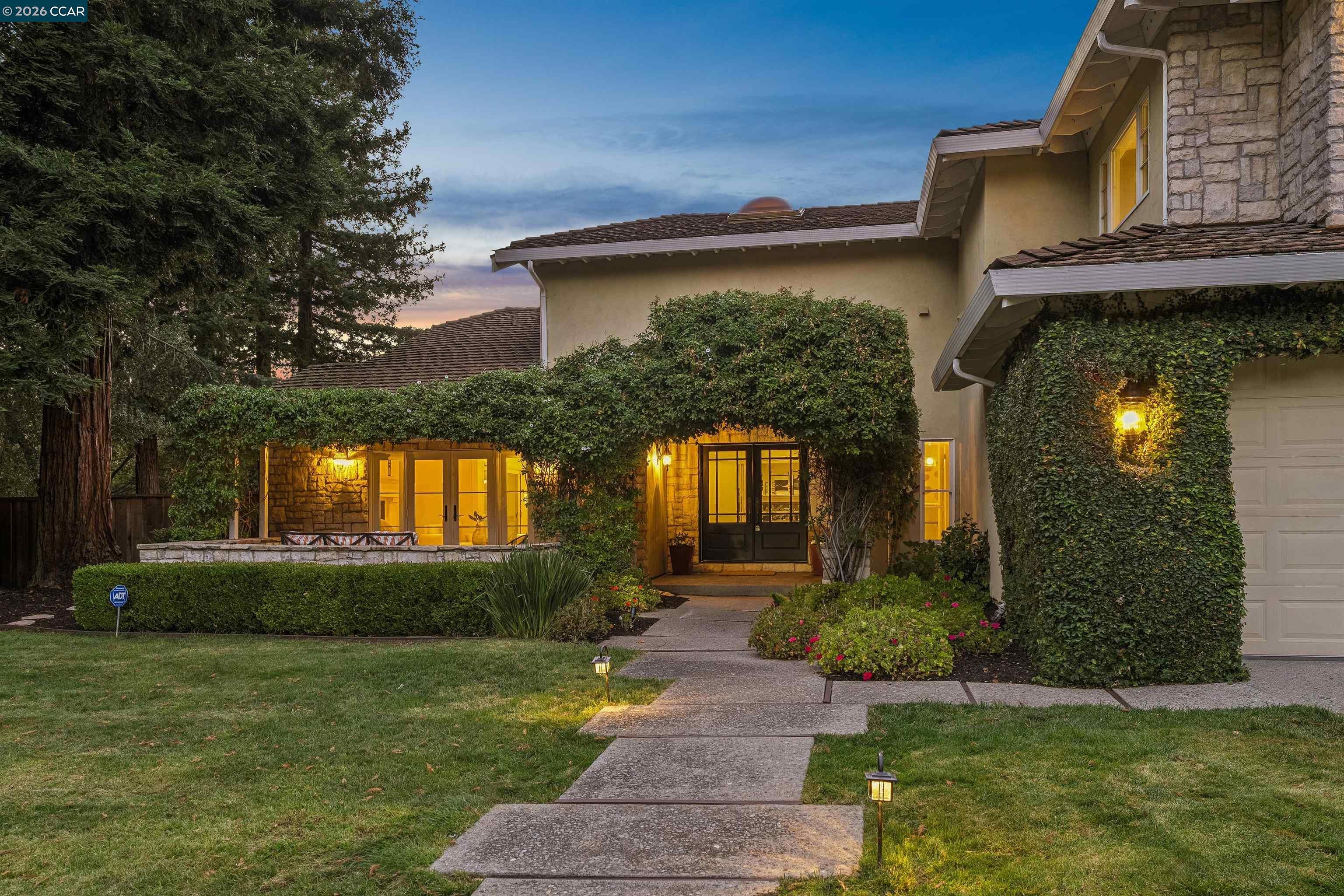 2175 Canyon Oak Ln