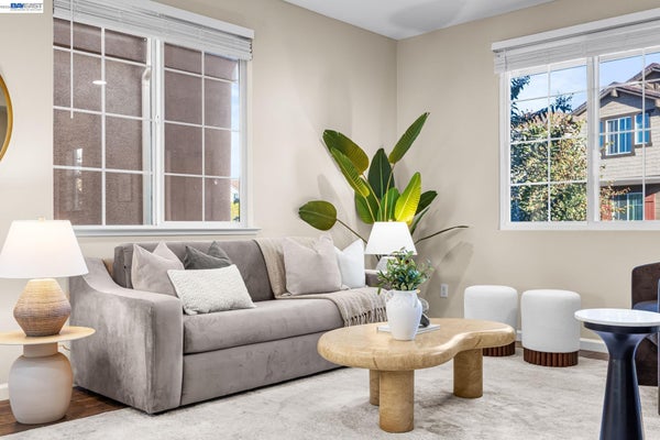96 ORCHARD CIR, HAYWARD, CA 94544 - Image a8bb1cbd3a42ff96fea30b19a4d820fb/1022204525