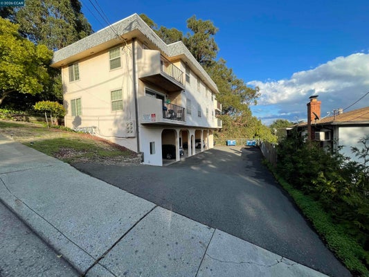521 LAUREL AVE, PINOLE, CA 94564 - Image aac21b773f8bfa7b1cb9c5ef4f1afcf5/448859029