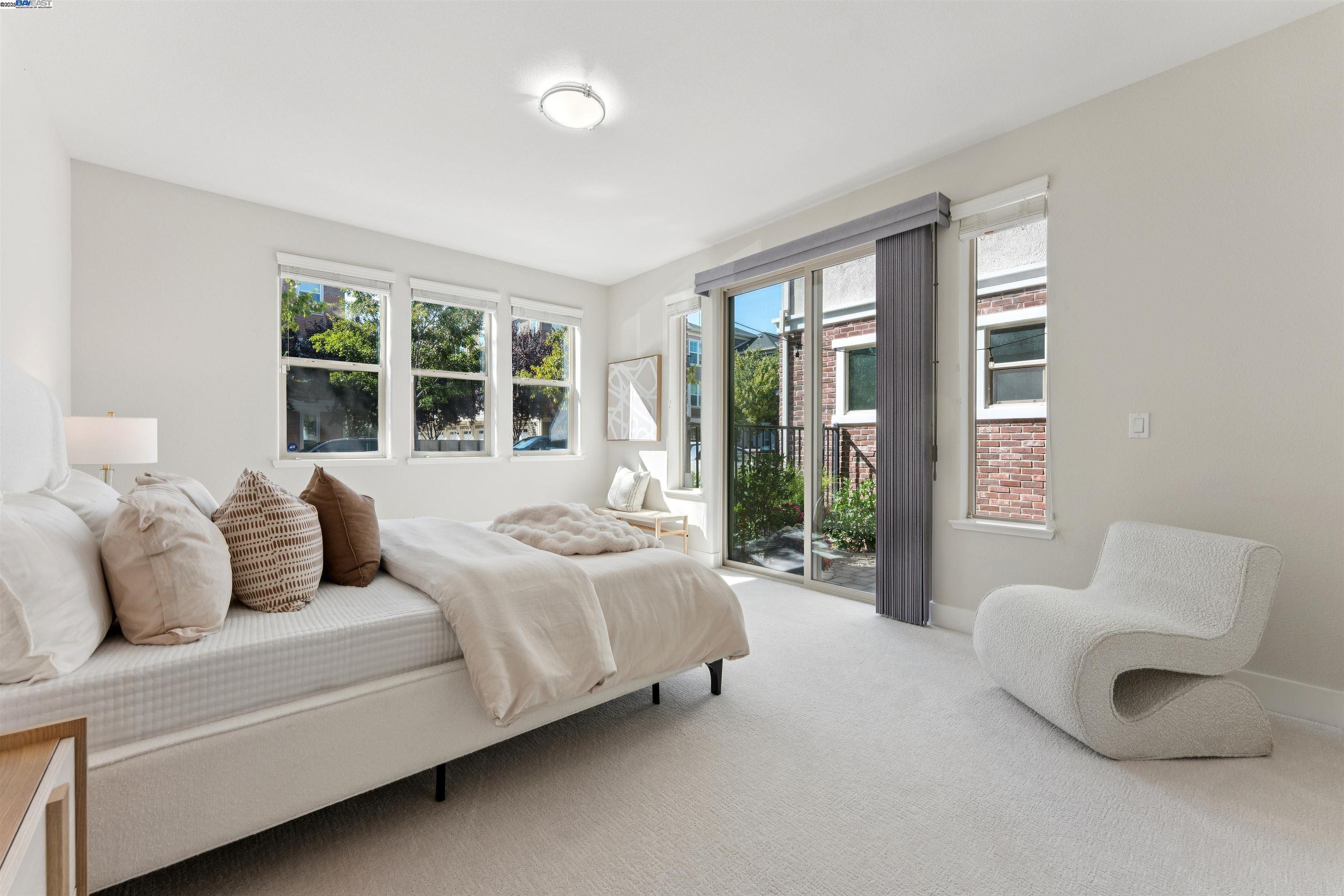 1360 Brookline Loop