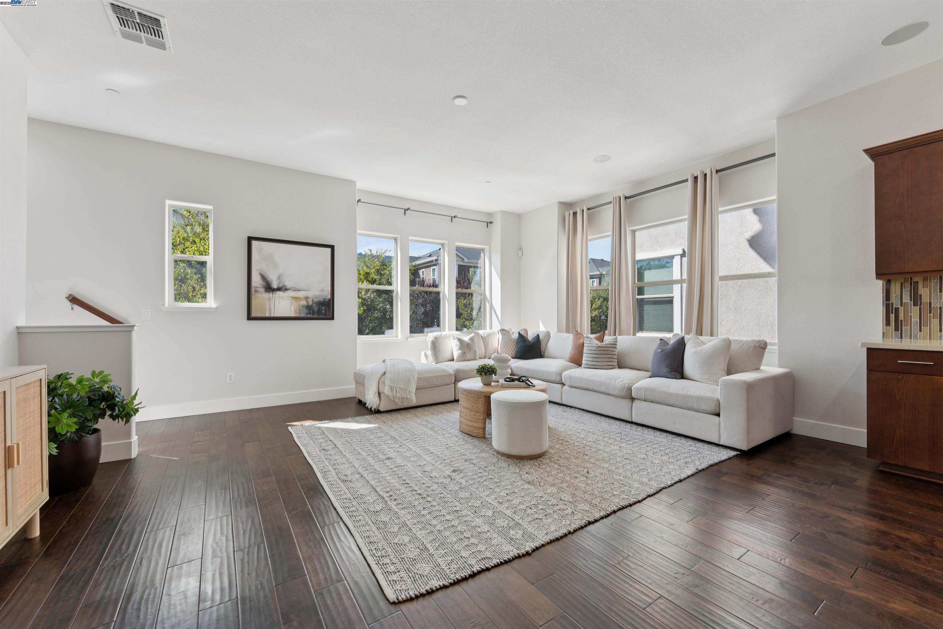 1360 Brookline Loop