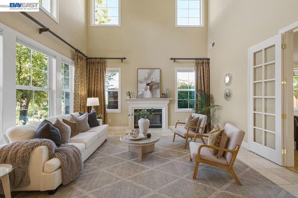 3 CRESTED OAK CT, SAN RAMON, CA 94583 - Image b41aa2cadc19c172dd24b6677e318821/1732253293