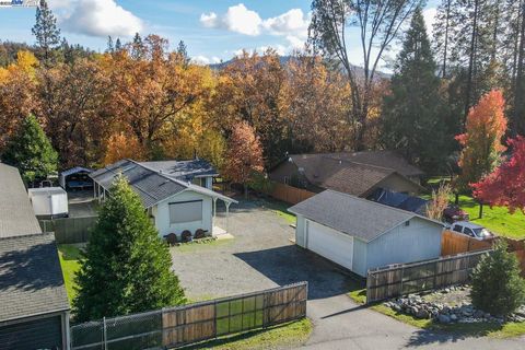 56 Horseshoe Ln, Weaverville, CA 96093 - #: 41117659