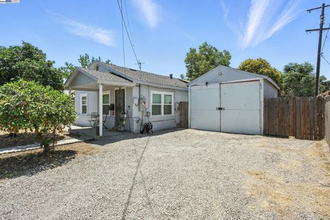 1551 Chronicle Ave, Stockton, CA 95205 - #: 41104555