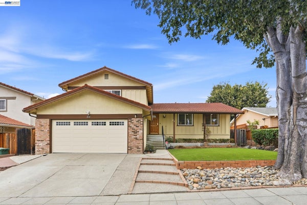2141 BLISS AVE, MILPITAS, CA 95035 - Image b5efdabf29241c1ea9fccf4fec4c0096/323684034