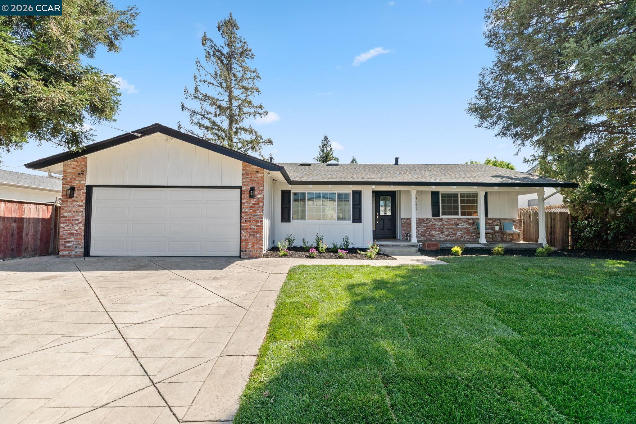 7527 Blue Fox Way