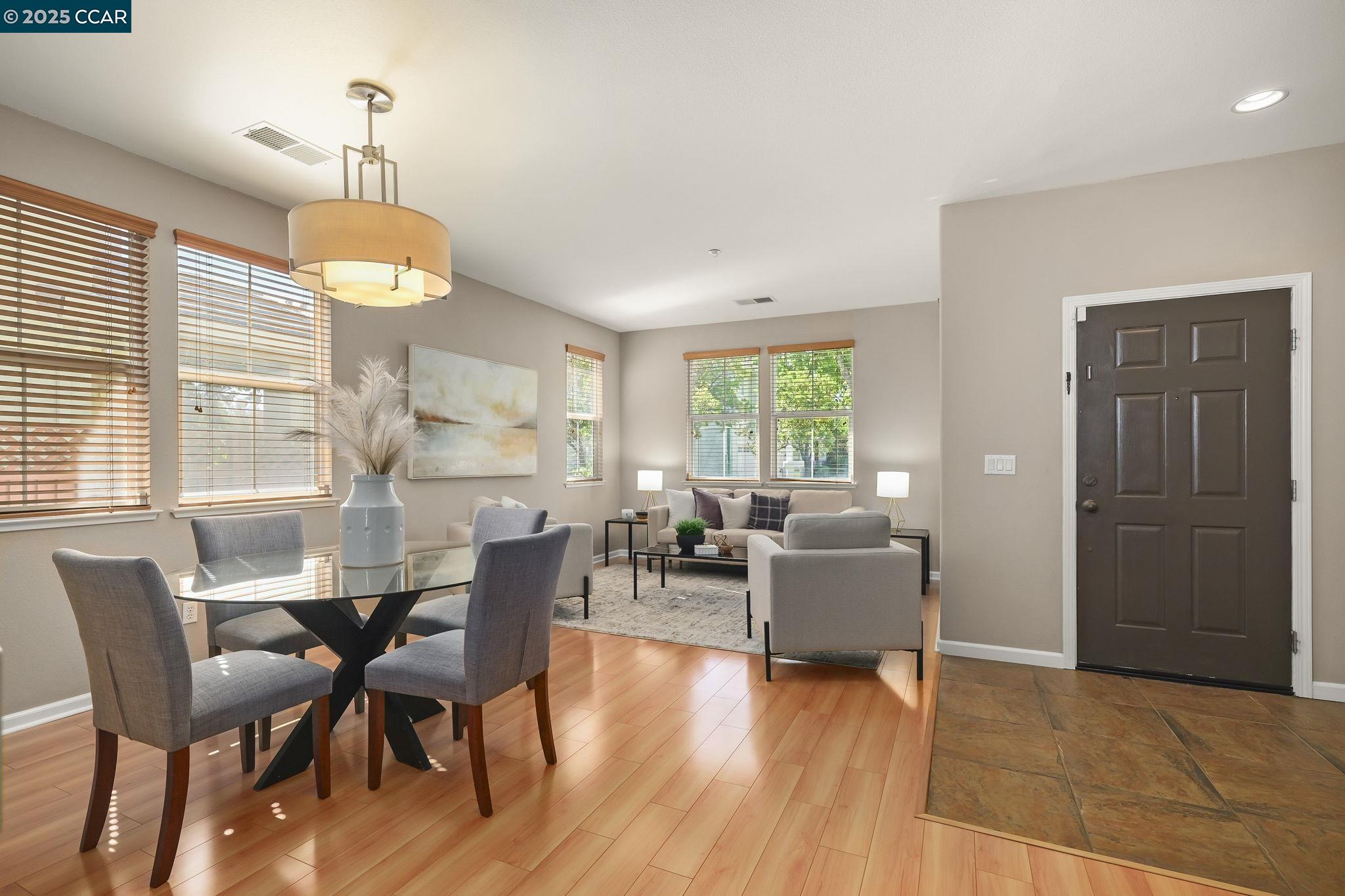 1775 Rose Gate Cmn