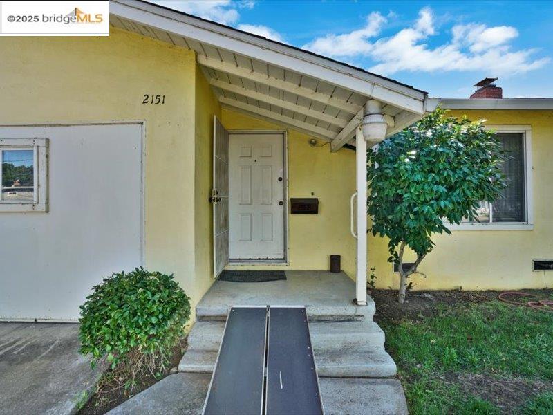 2151 Elm St
