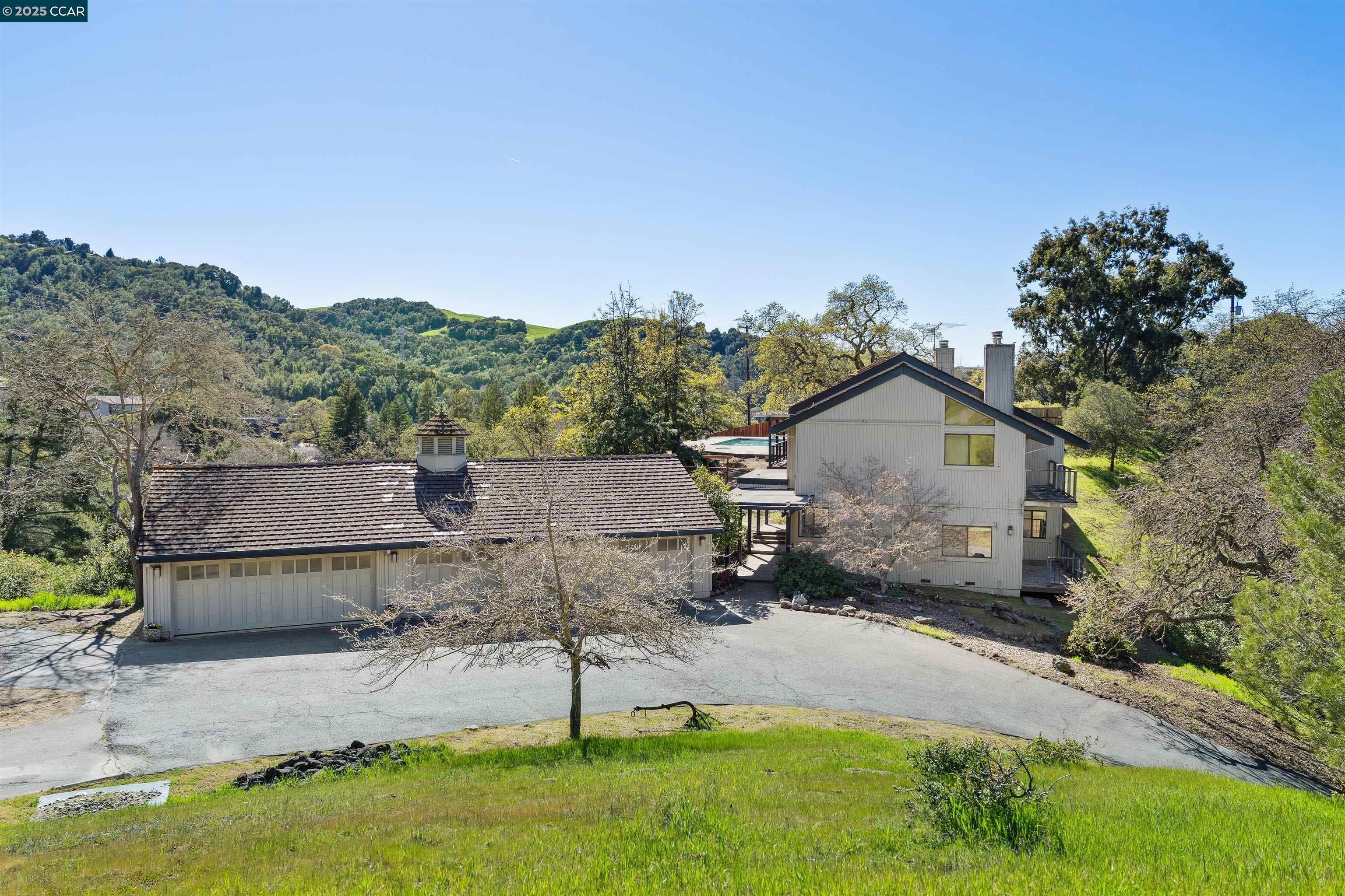 5 Leeward Glen Road