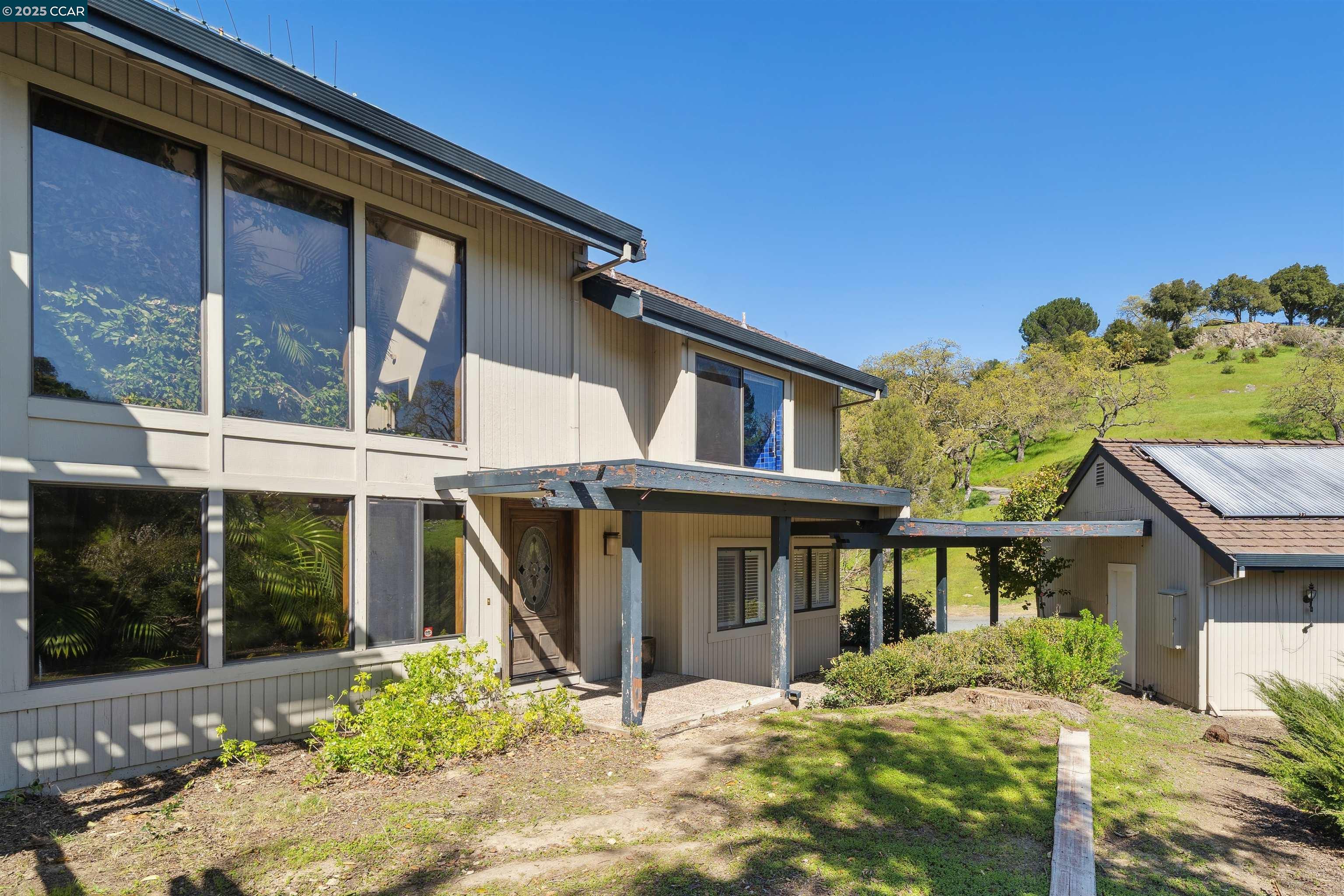 5 Leeward Glen Road