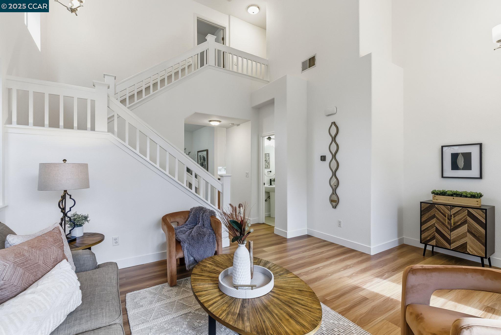 39 Elmwood Dr