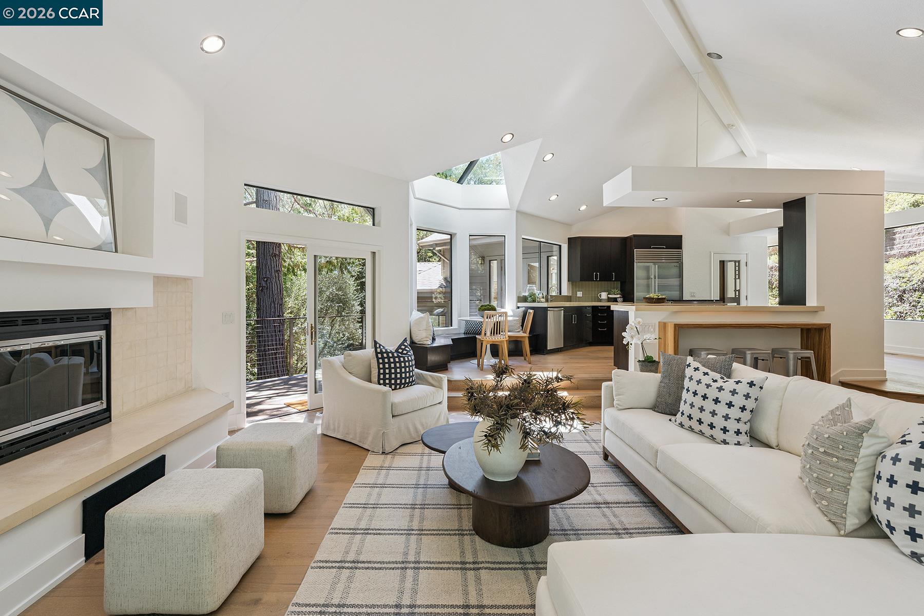 11 Redwood Cir