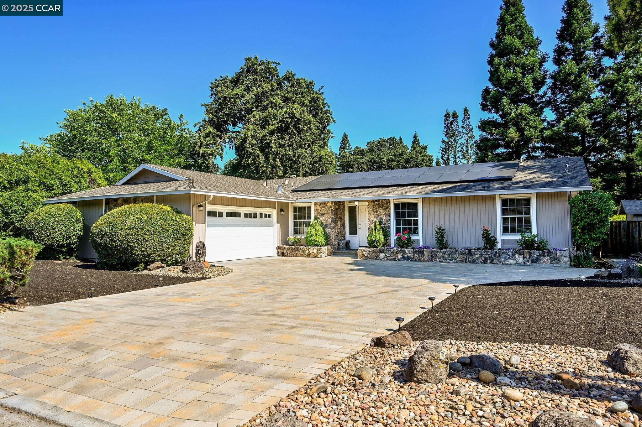 323 Laurel Dr