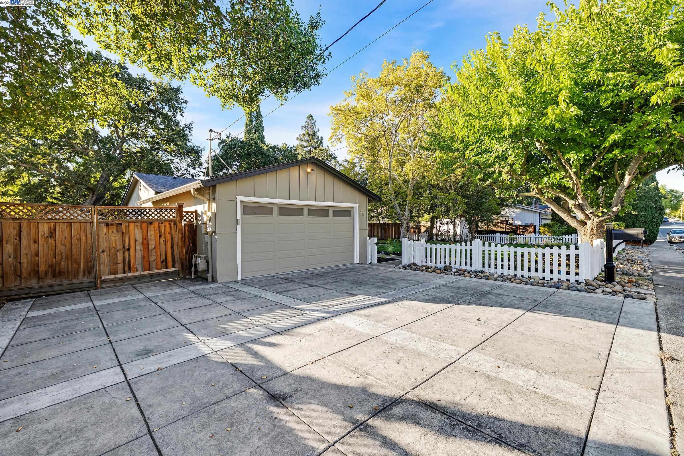 25 Brandon Rd