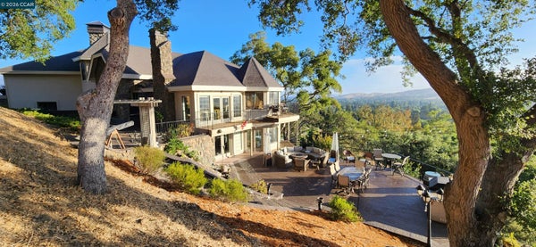 715 CASTLE ROCK RD, WALNUT CREEK, CA 94598 - Image bf516ad0e6c8ccf810bcf072a1569fa7/2168539939