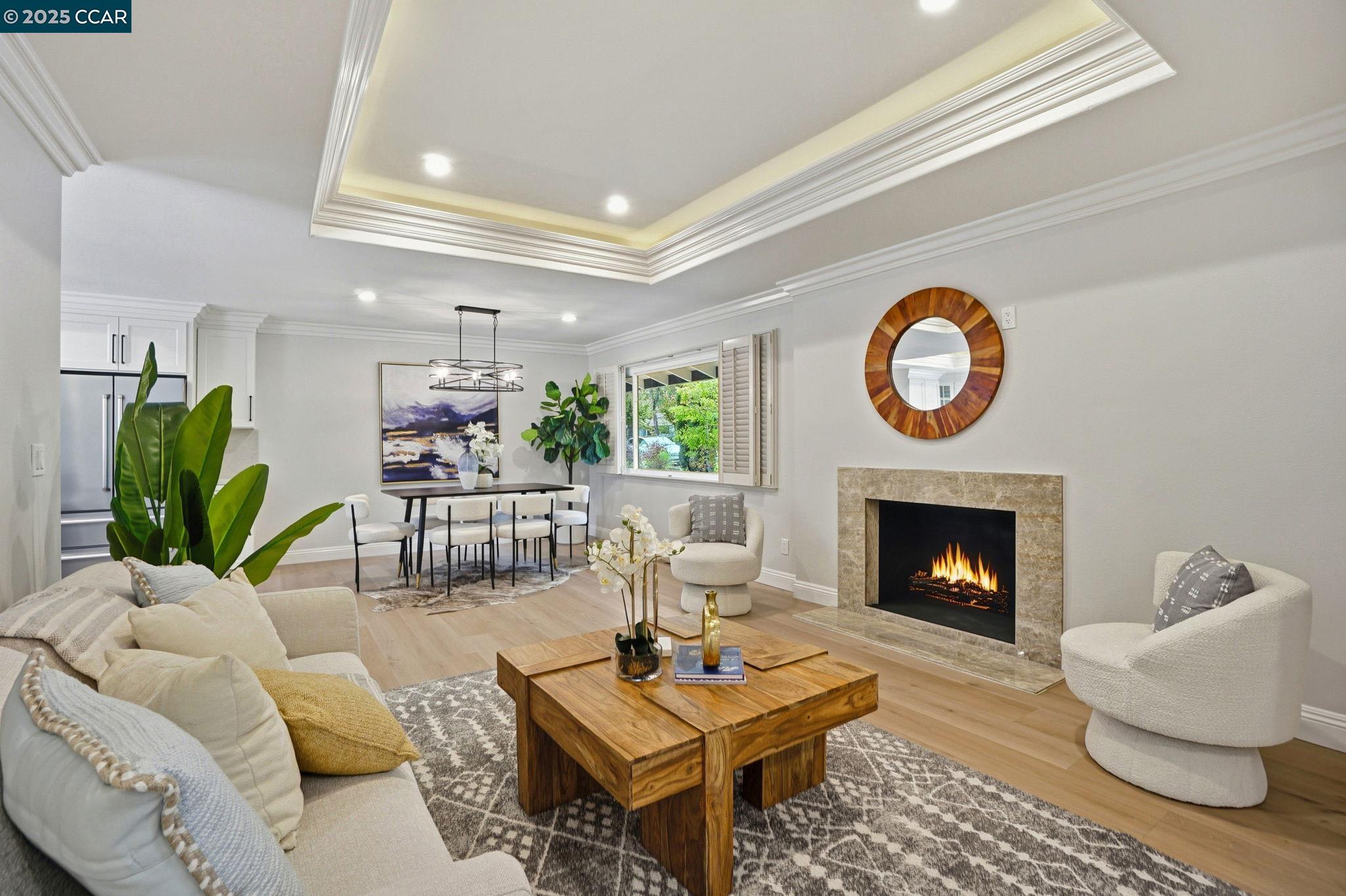 3144 Lunada Ln