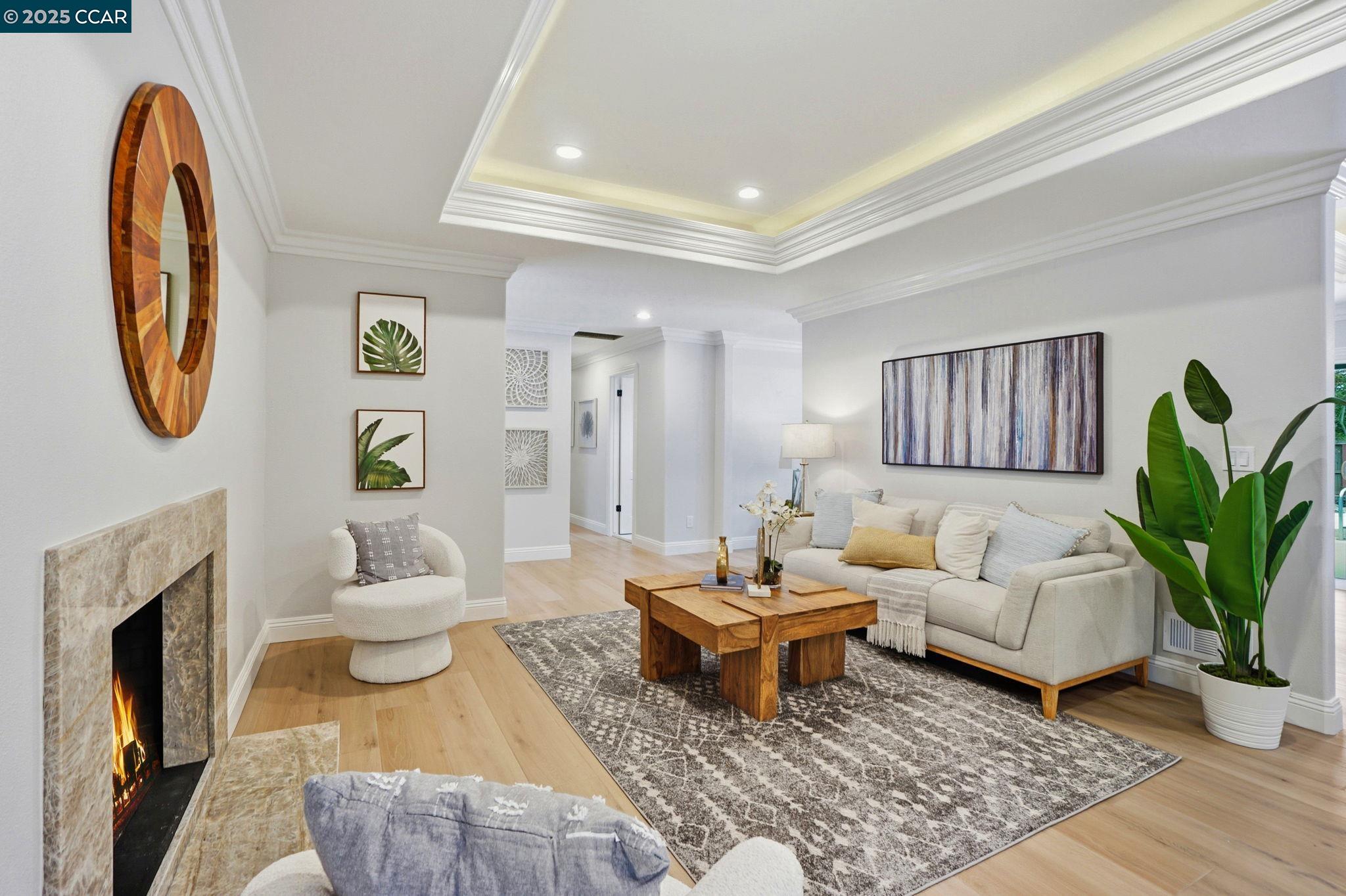 3144 Lunada Ln