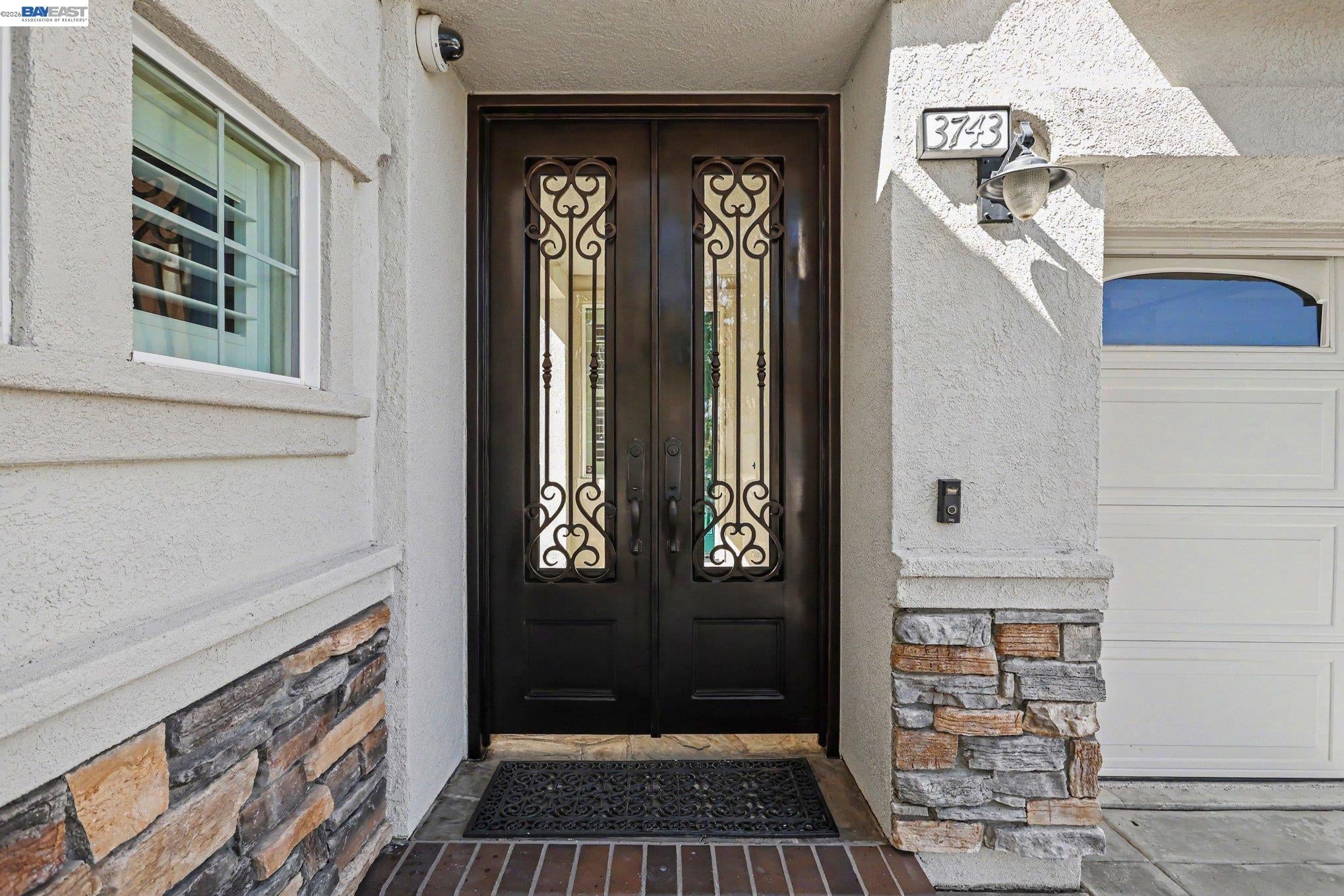 3743 FERNCROFT WAY