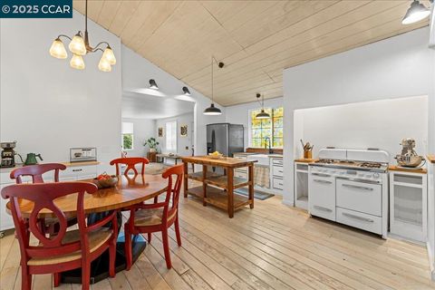 100 Howard Ave, Vallejo, CA 94589 - MLS#: 41093694