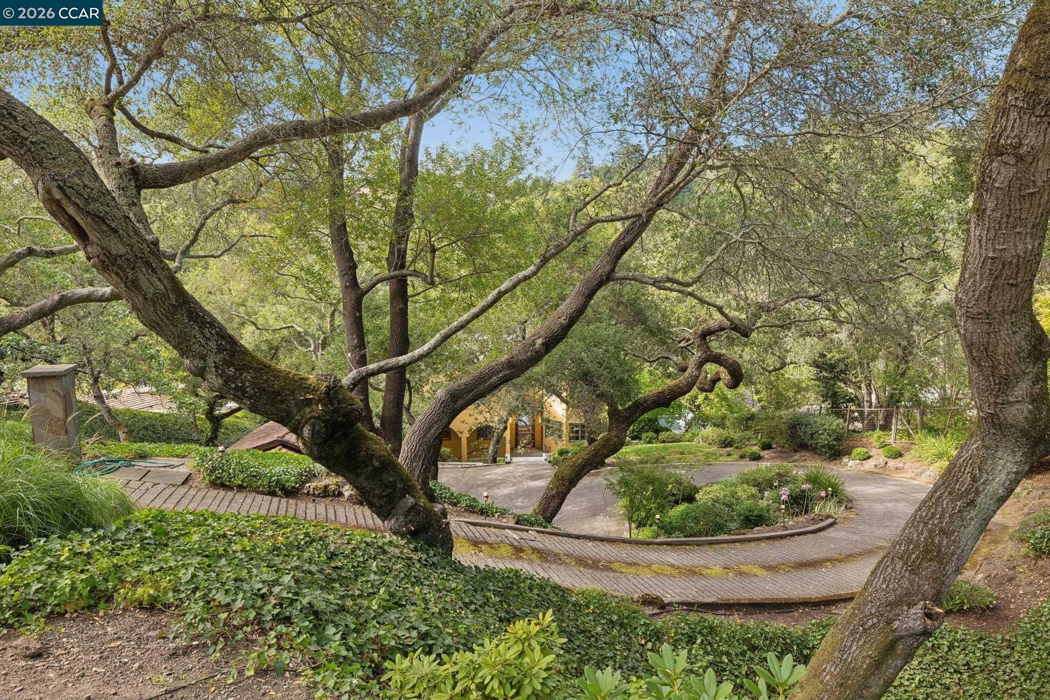 124 CAMINO SOBRANTE