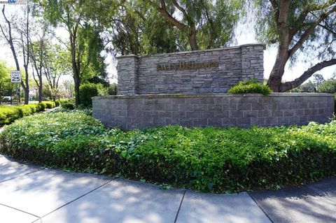30278 Willowbrook Rd, Hayward, CA 94544 - #: 41095425