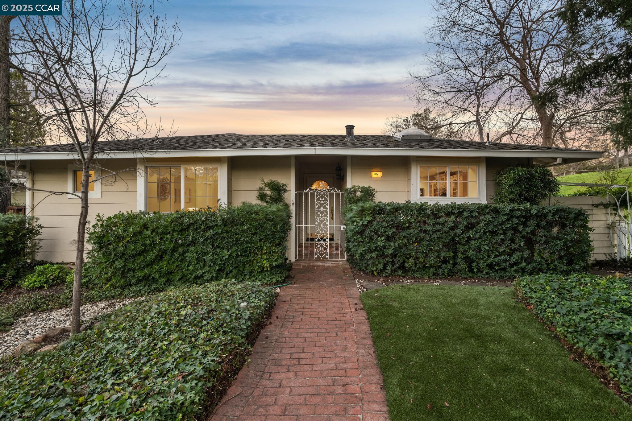851 Luz Ct