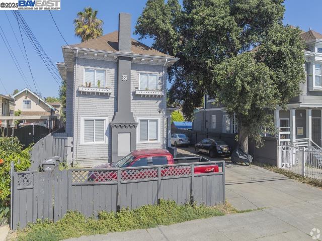 1832 Fruitvale Ave