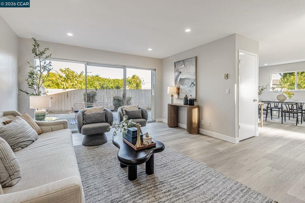 820 HOOSHANG CT, CUPERTINO, CA 95014 - Image d2dd0ec3e5b9806e954d4b2a988e24c6/2733149565