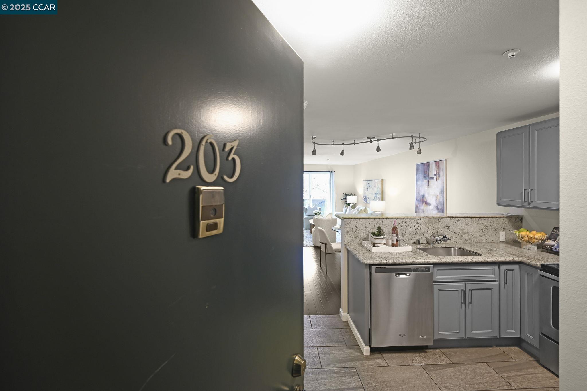 MLS: 41084675