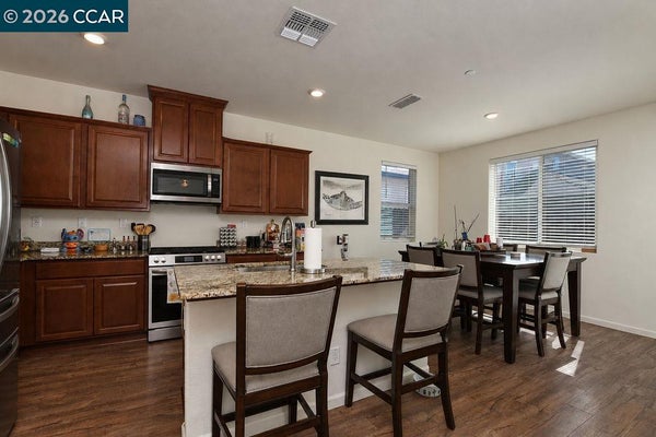 630 FLAGSTONE DR, STOCKTON, CA 95206 - Image d6856a67d76d7bdf623b5154413c052d/2861825522