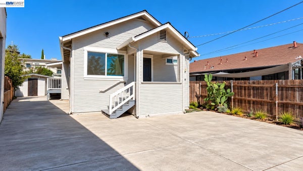 1417 102ND AVE, OAKLAND, CA 94603 - Image e3fdc15d43f26f06dc1180d89e4f9d3c/4032482511