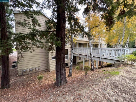 398 Mill Rd, Martinez, CA 94553 - #: 41115387