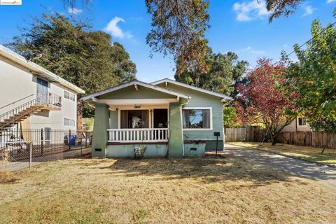 2102 Harrington Ave, Oakland, CA 94601 - #: 41078011