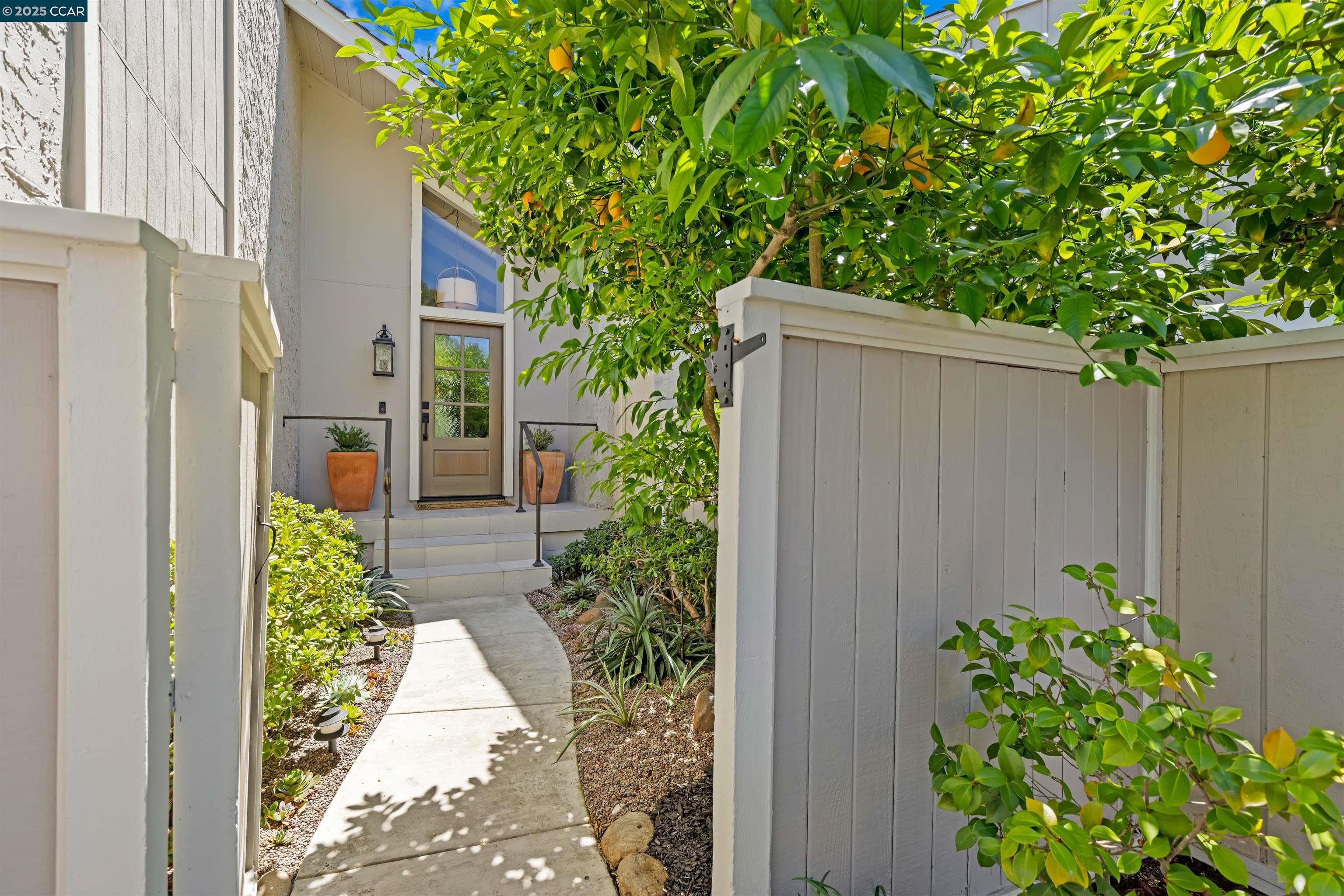 1513 Siskiyou Dr