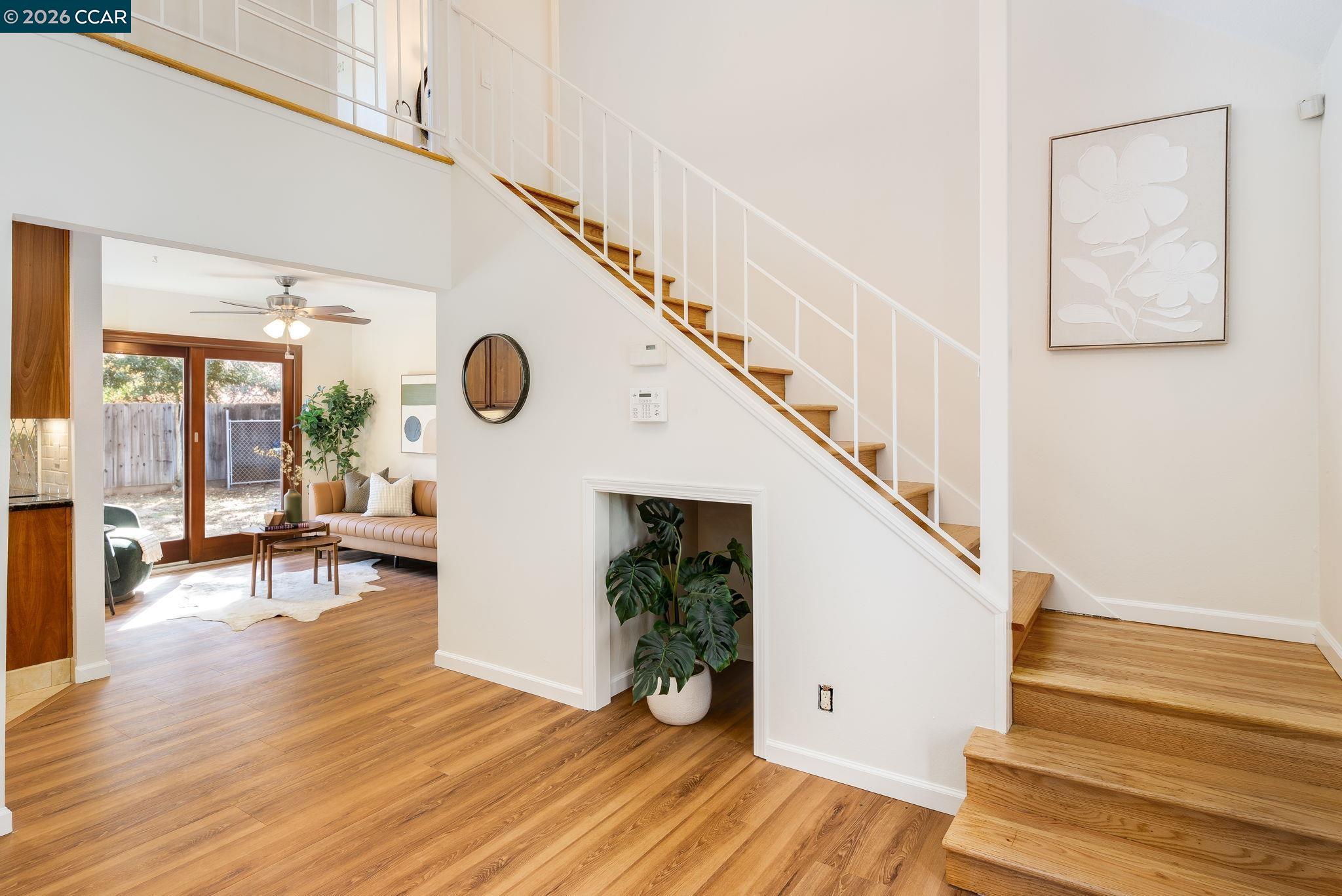 30 Hodur Ct