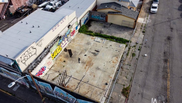 4601 FOOTHILL BLVD, OAKLAND, CA 94601 - Image f0420af1b71b3571c8ae79f0dbc1e5de/4221008119