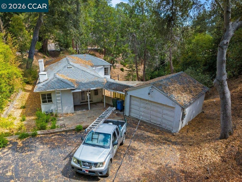 34 La Campana Rd