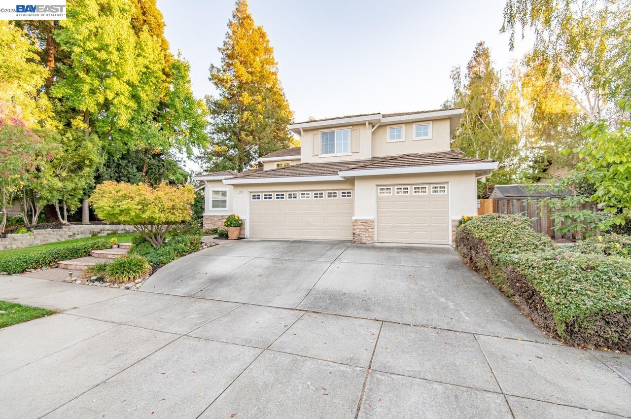 1233 Melanie Way