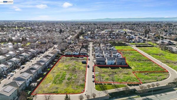 1612 BELLA VISTA DR, STOCKTON, CA 95206 - Image f5f4dc950d0461b1a239ac156c9db761/9407982