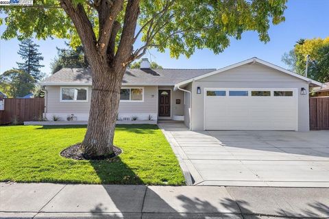 77 Baylor Ln Pleasant Hill CA 94523