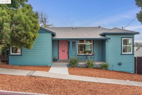 5634 Burlingame Ave, Richmond, CA 94804 - #: 41111052