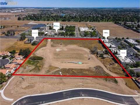 1758 W Yosemite Avenue Manteca CA 95337
