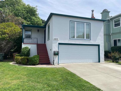 2211 Castro St, Martinez, CA 94553 - #: 41098112