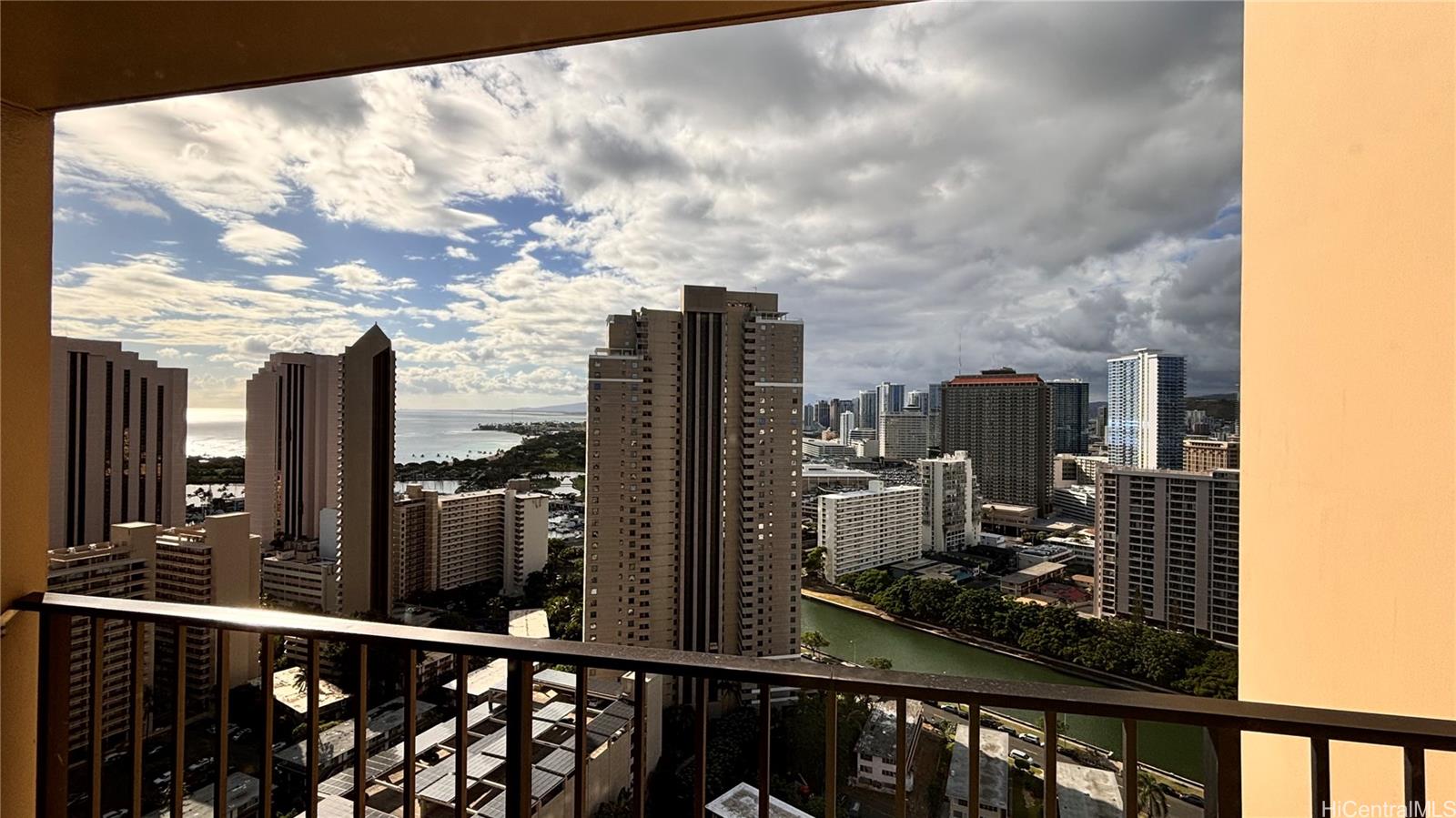 Chateau Waikiki Residential Lease