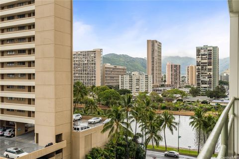 Photo of 445 Kaiolu Street #905, Honolulu, HI 96815 (MLS # 202211153)